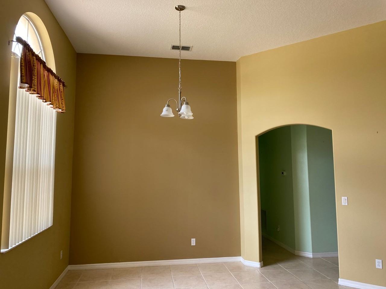 12934 Colonnade Cir - Photo 2 of 25