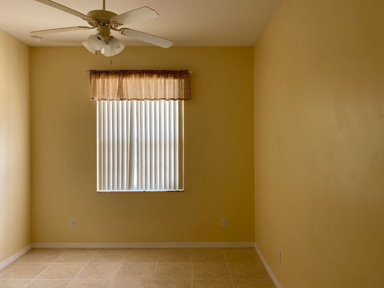 12934 Colonnade Cir - Photo 4 of 25