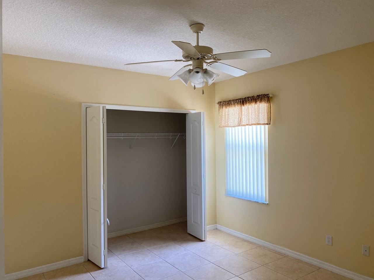 12934 Colonnade Cir - Photo 5 of 25