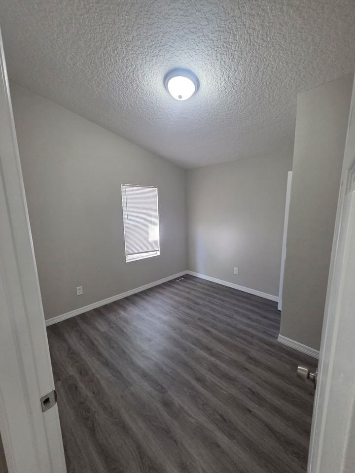 8730 Hare Ave - Photo 5 of 10