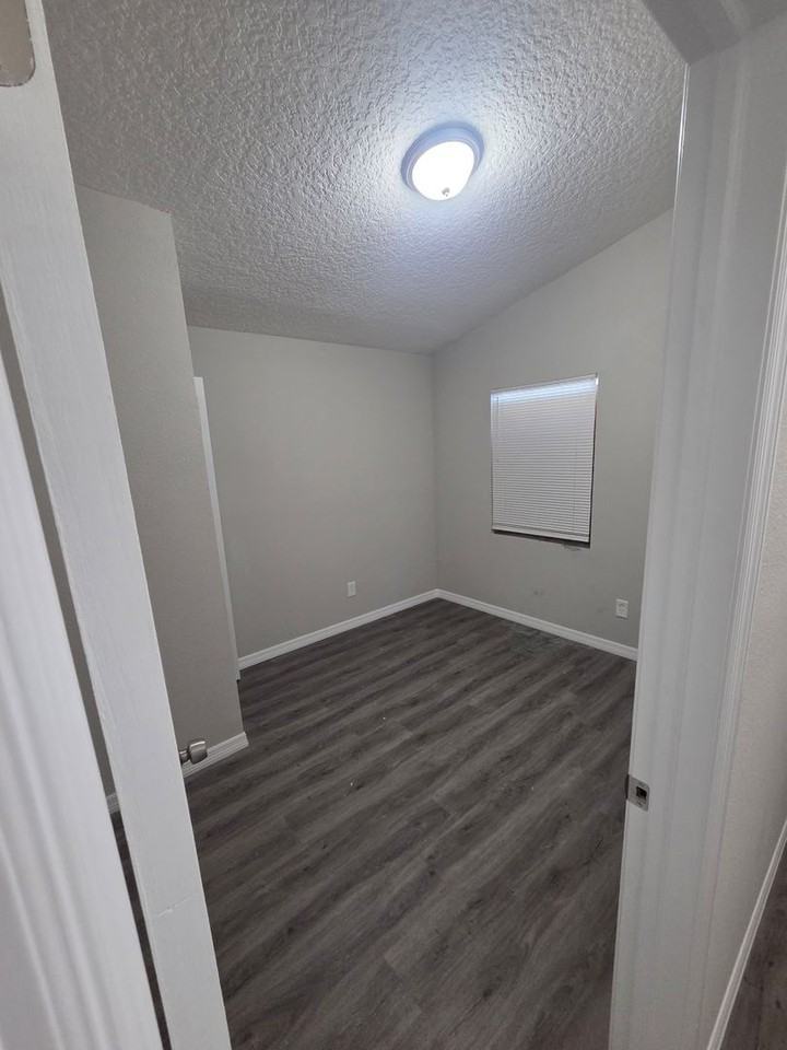 8730 Hare Ave - Photo 7 of 10