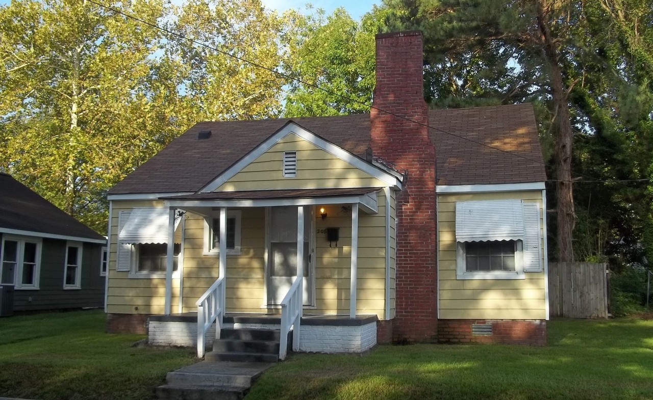 206 Hudson St - Photo 6 of 30