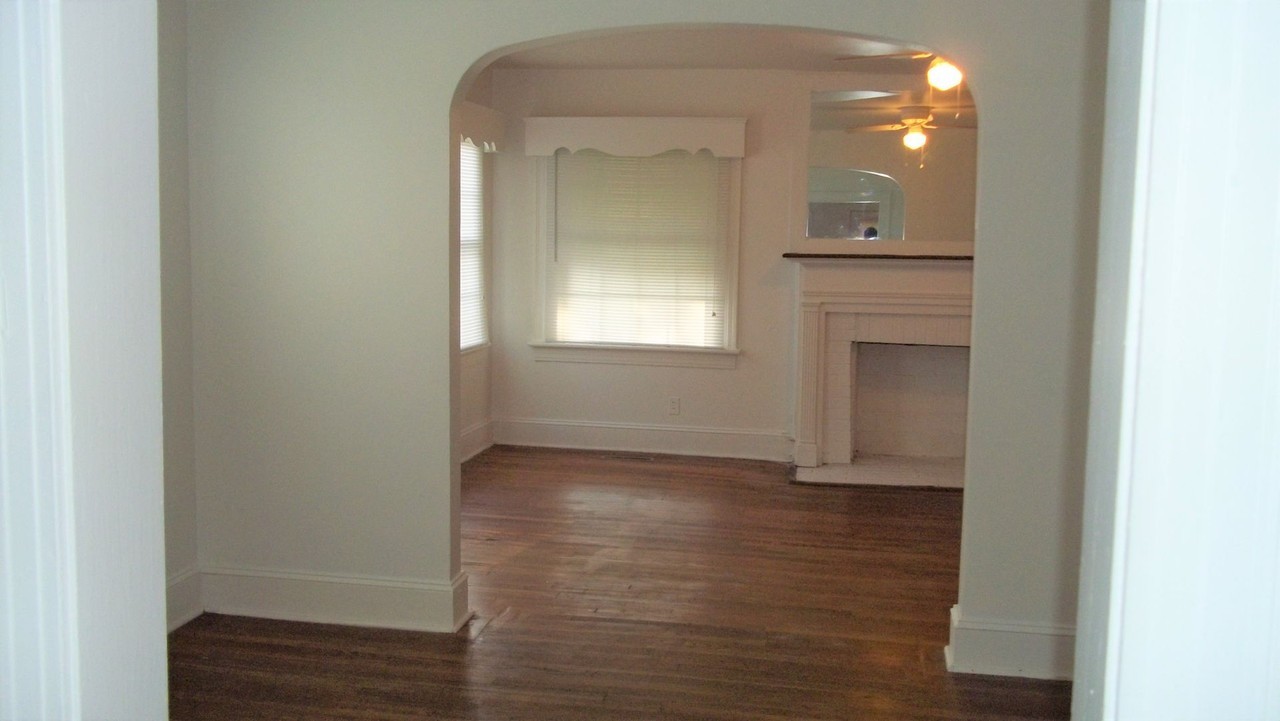 206 Hudson St - Photo 3 of 30