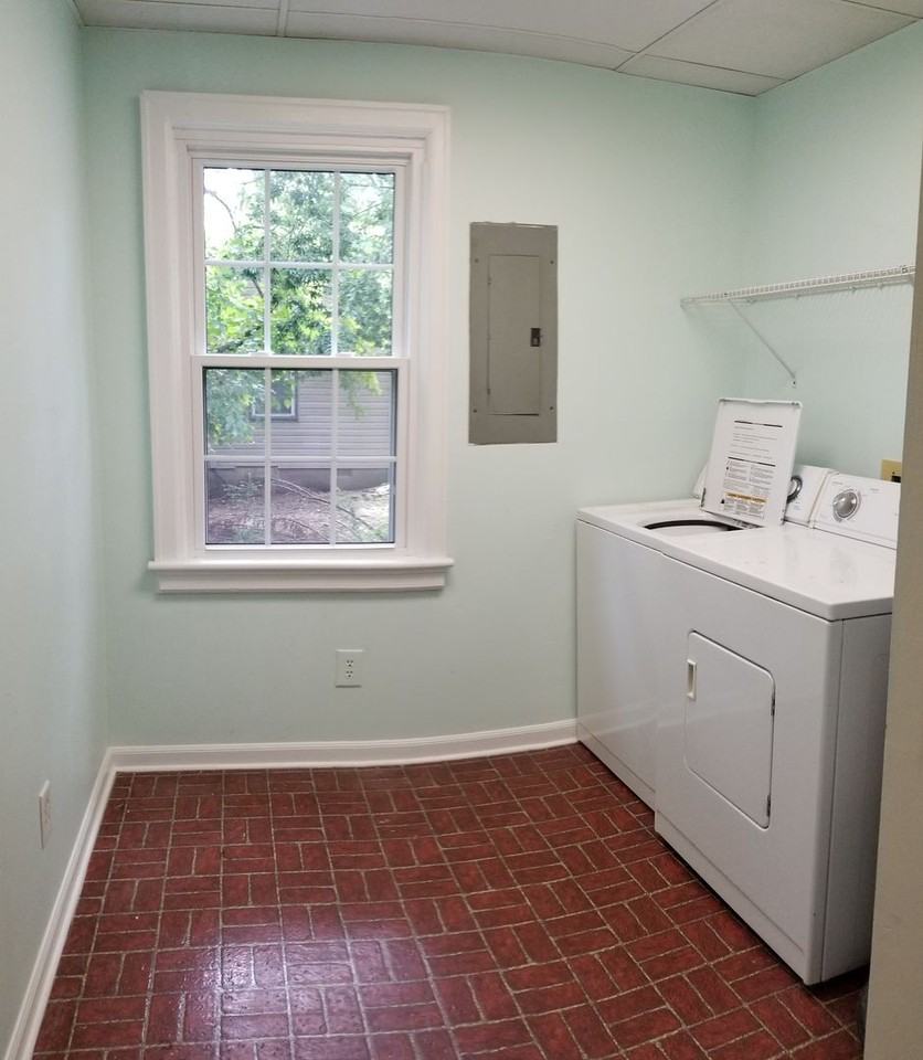 702 Tanyard St - Photo 6 of 11