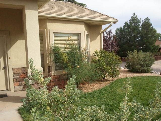 688 N 400 W - Photo 4 of 16