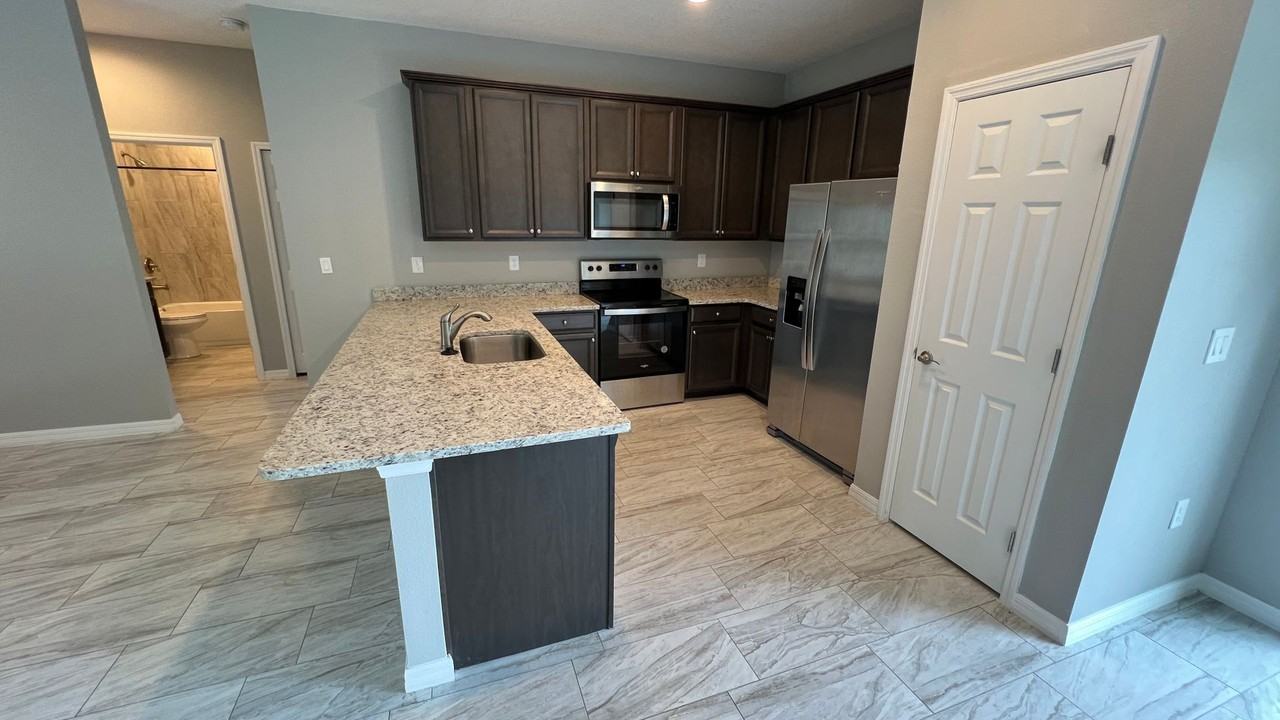2785 Gabboys Ave Se - Photo 7 of 29