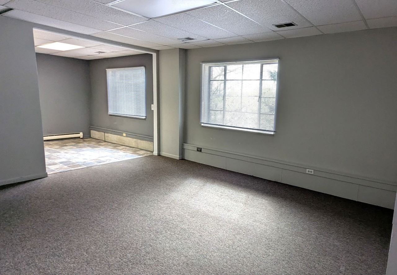 123 W Colby St - Photo 2 of 10