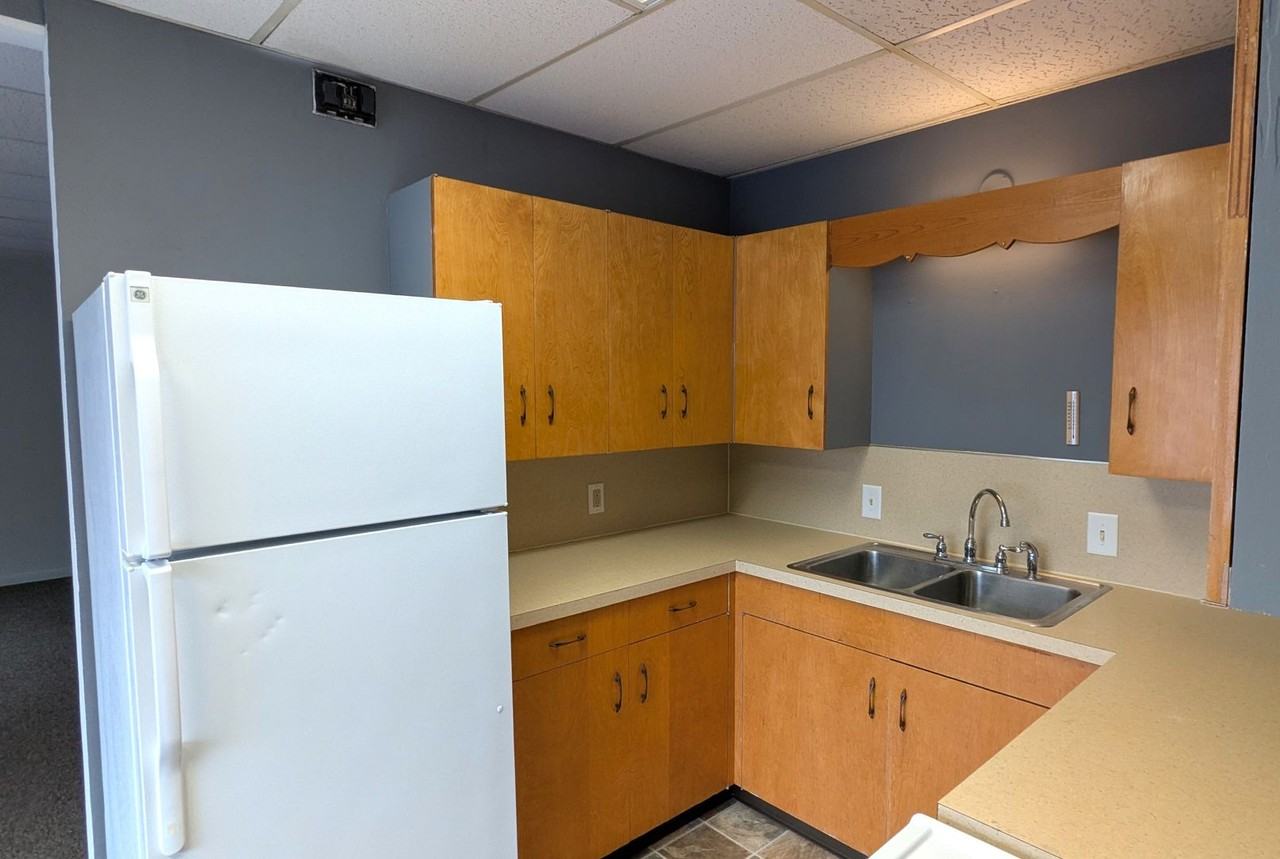 123 W Colby St - Photo 6 of 10