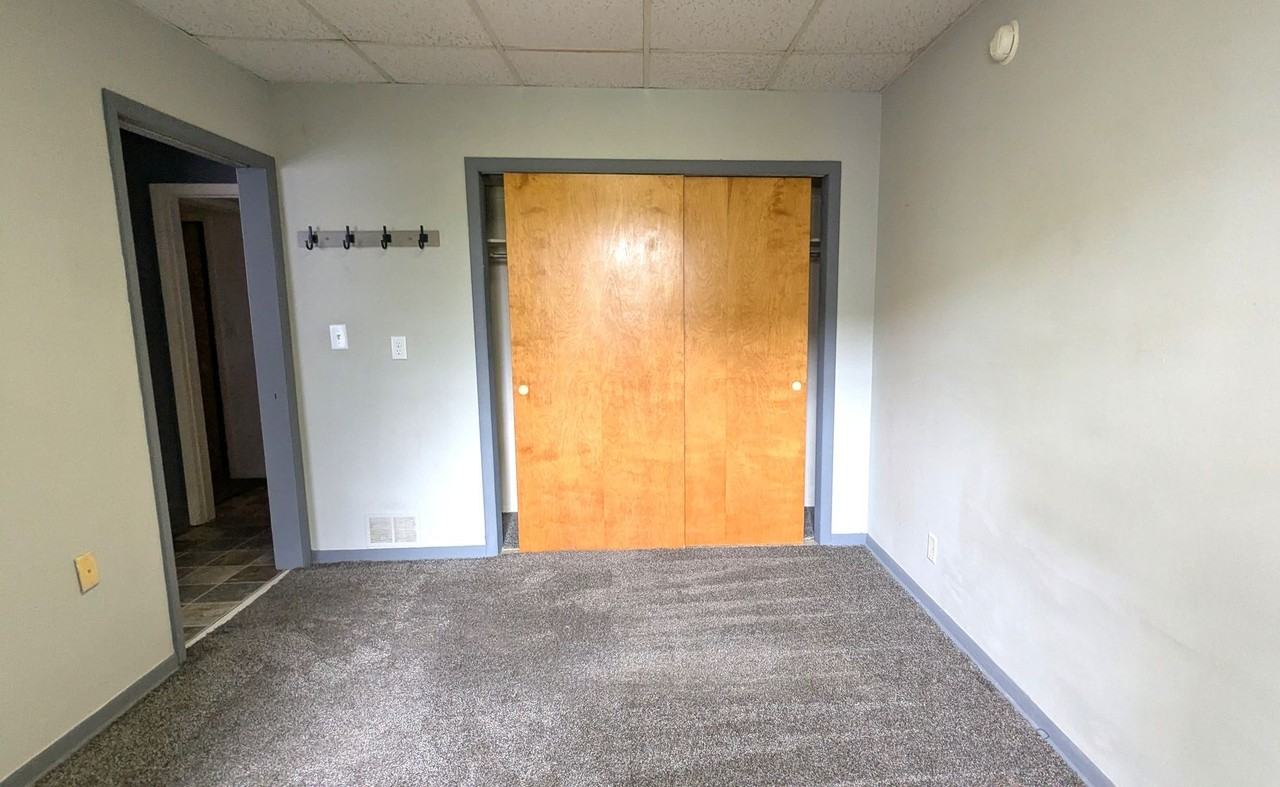 123 W Colby St - Photo 7 of 10