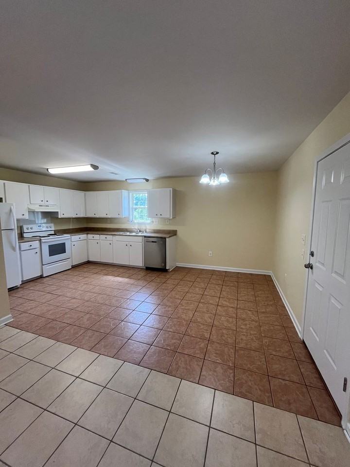 3943 Greenpond Rd - Photo 3 of 13