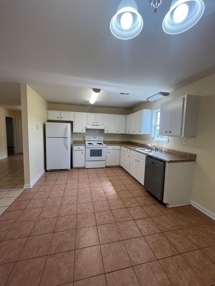 3943 Greenpond Rd - Photo 4 of 13