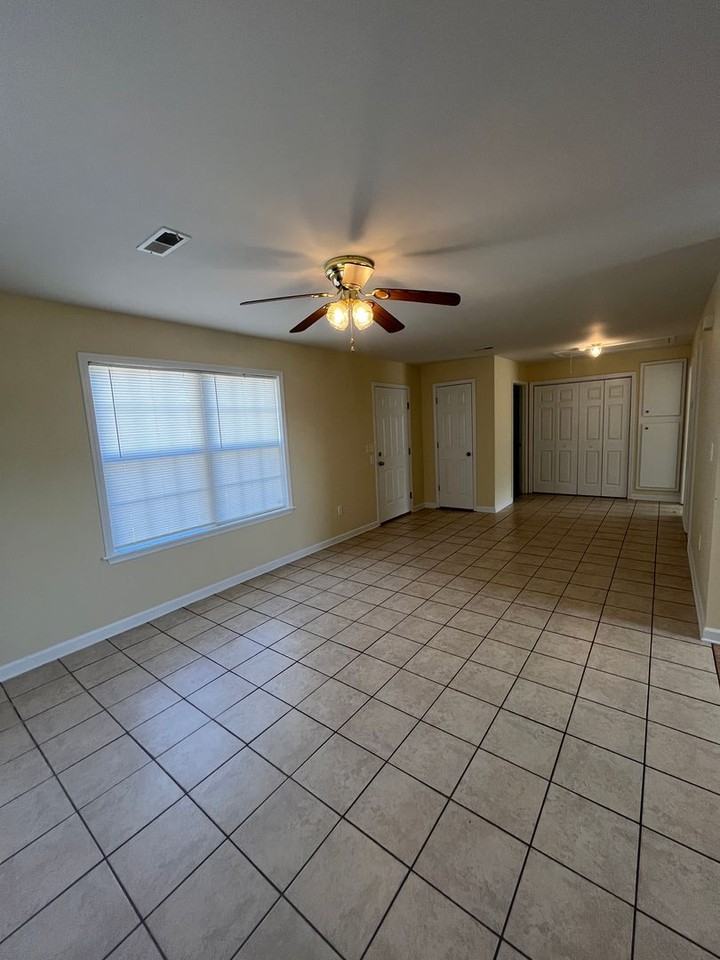 3943 Greenpond Rd - Photo 5 of 13