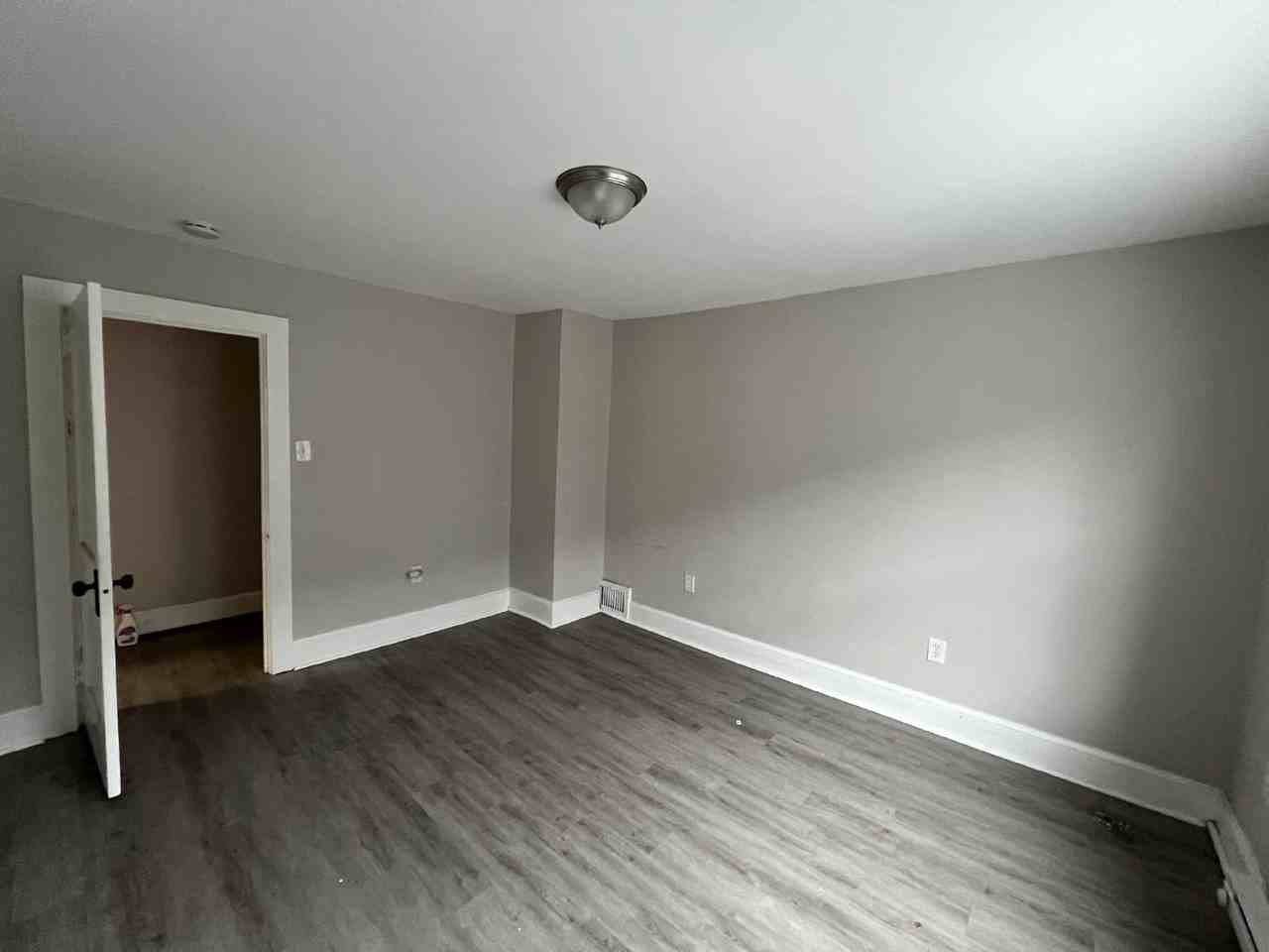 2 S Empire St Apt 2r - Photo 2 of 4