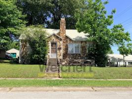 featured image of 321 E Garland St