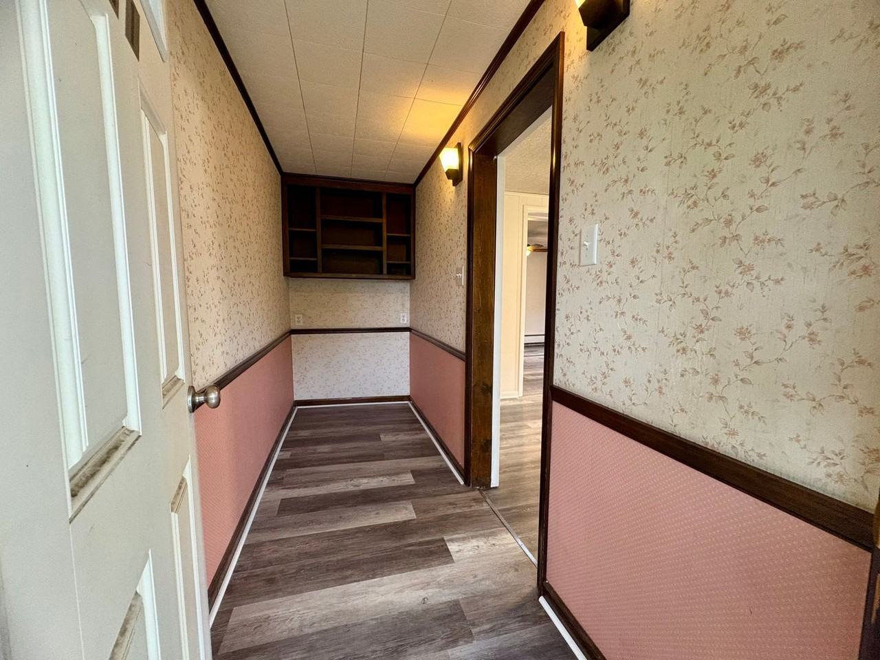 21 Maple St - Photo 4 of 31