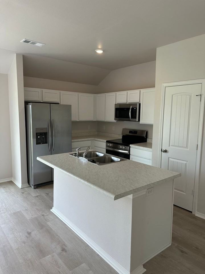 5813 Pope St - Photo 6 of 21