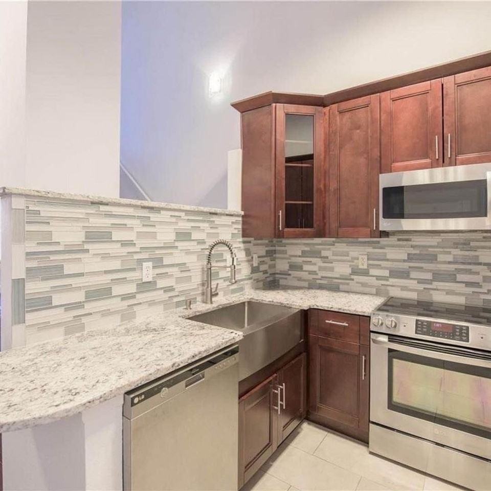 3231 S Waco Ct #G - Photo 2 of 12
