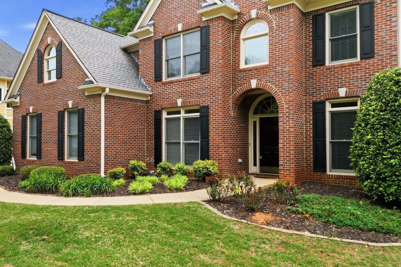 2058 Woodside Park Dr - Photo 4 of 45