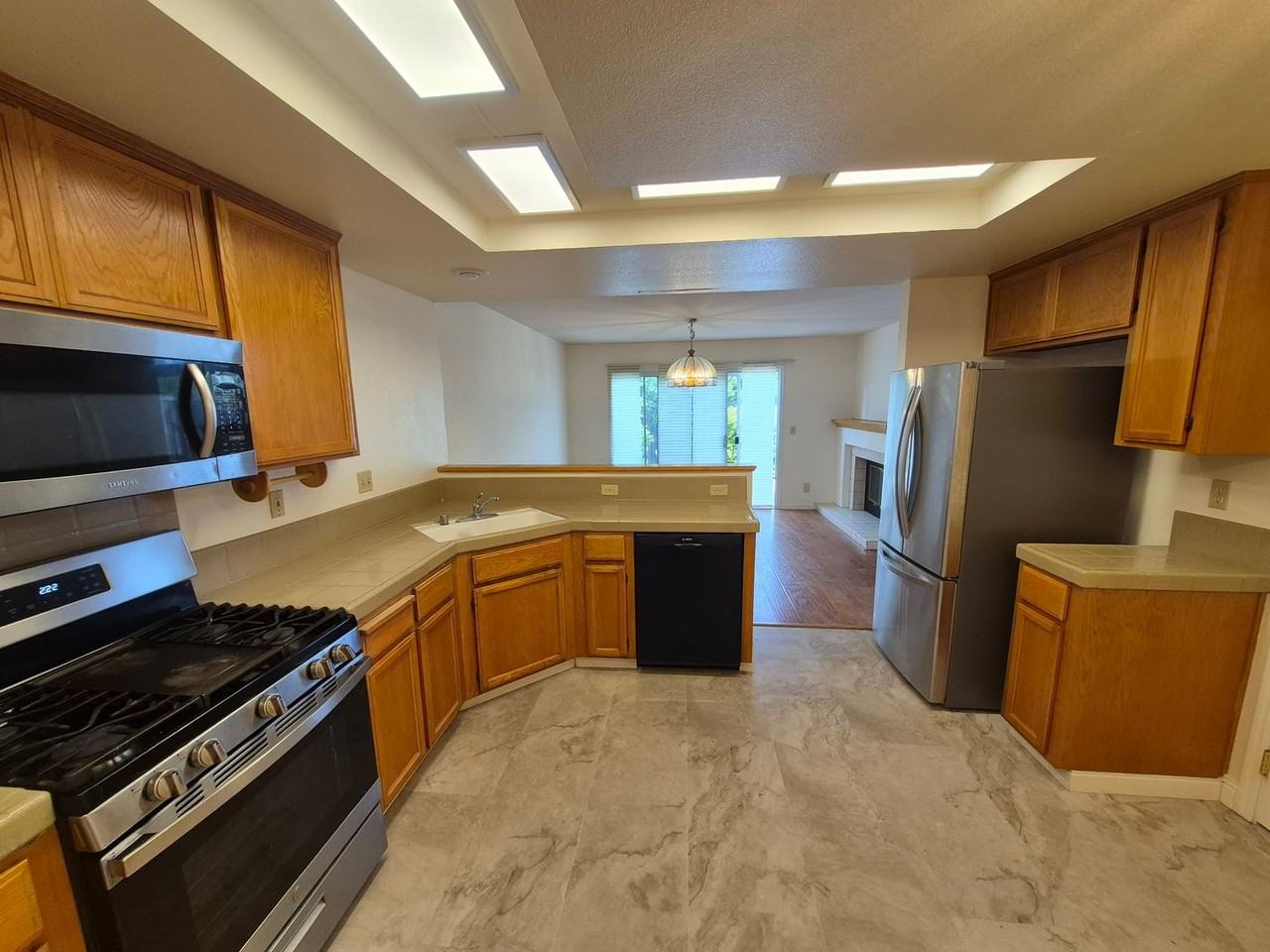 317 Bellflower Dr - Photo 2 of 16
