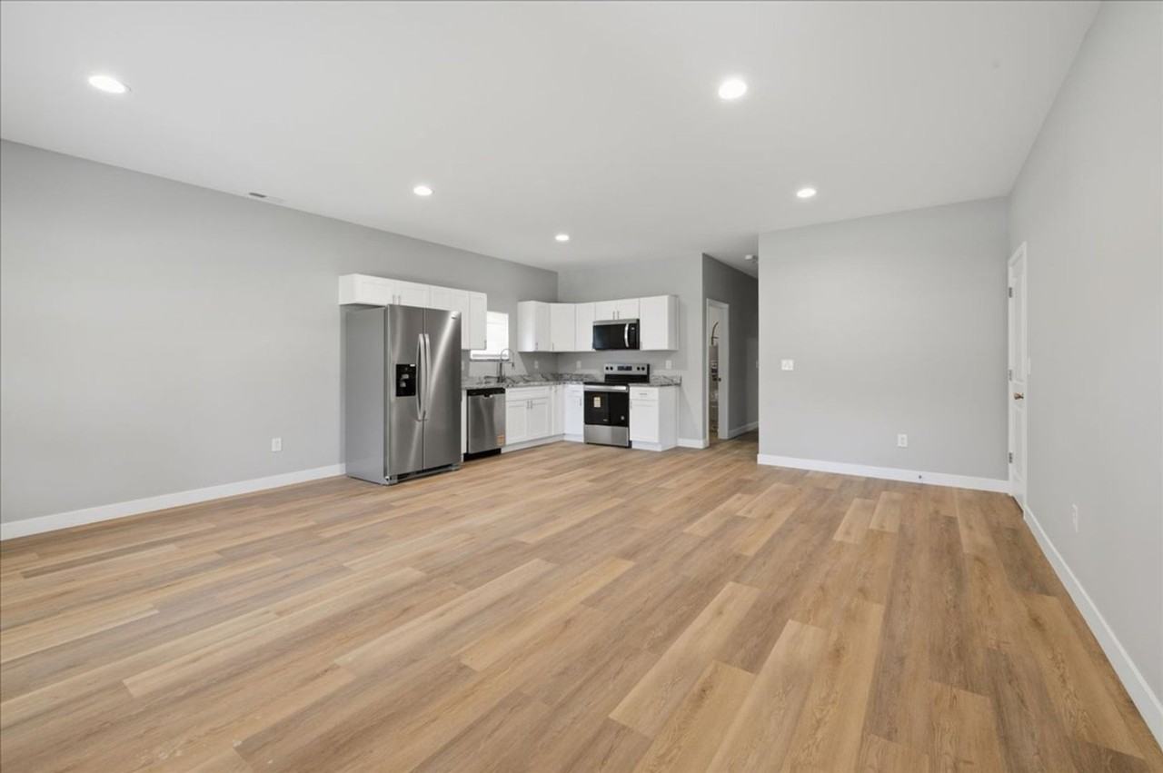 2813 N Talbott St #A - Photo 2 of 12