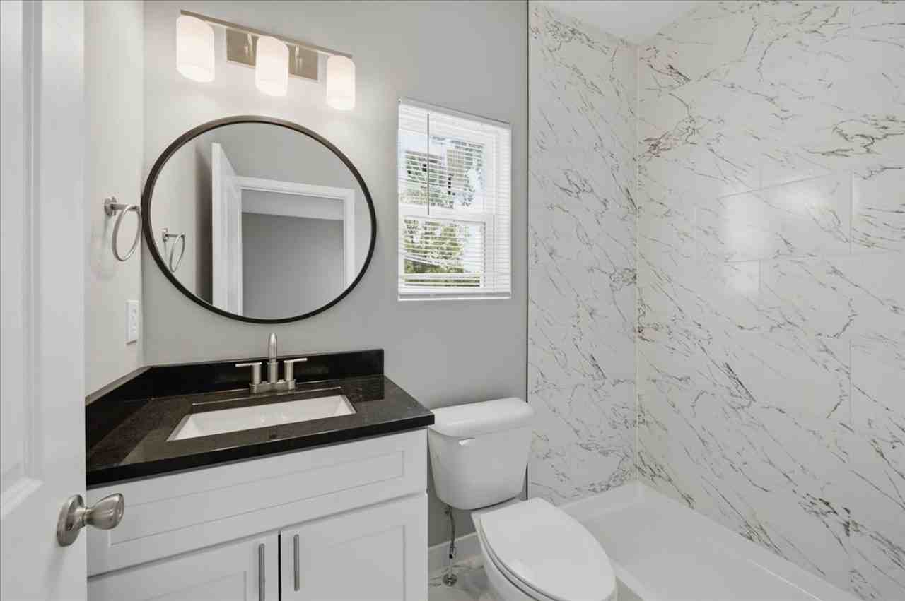 2813 N Talbott St #A - Photo 7 of 12