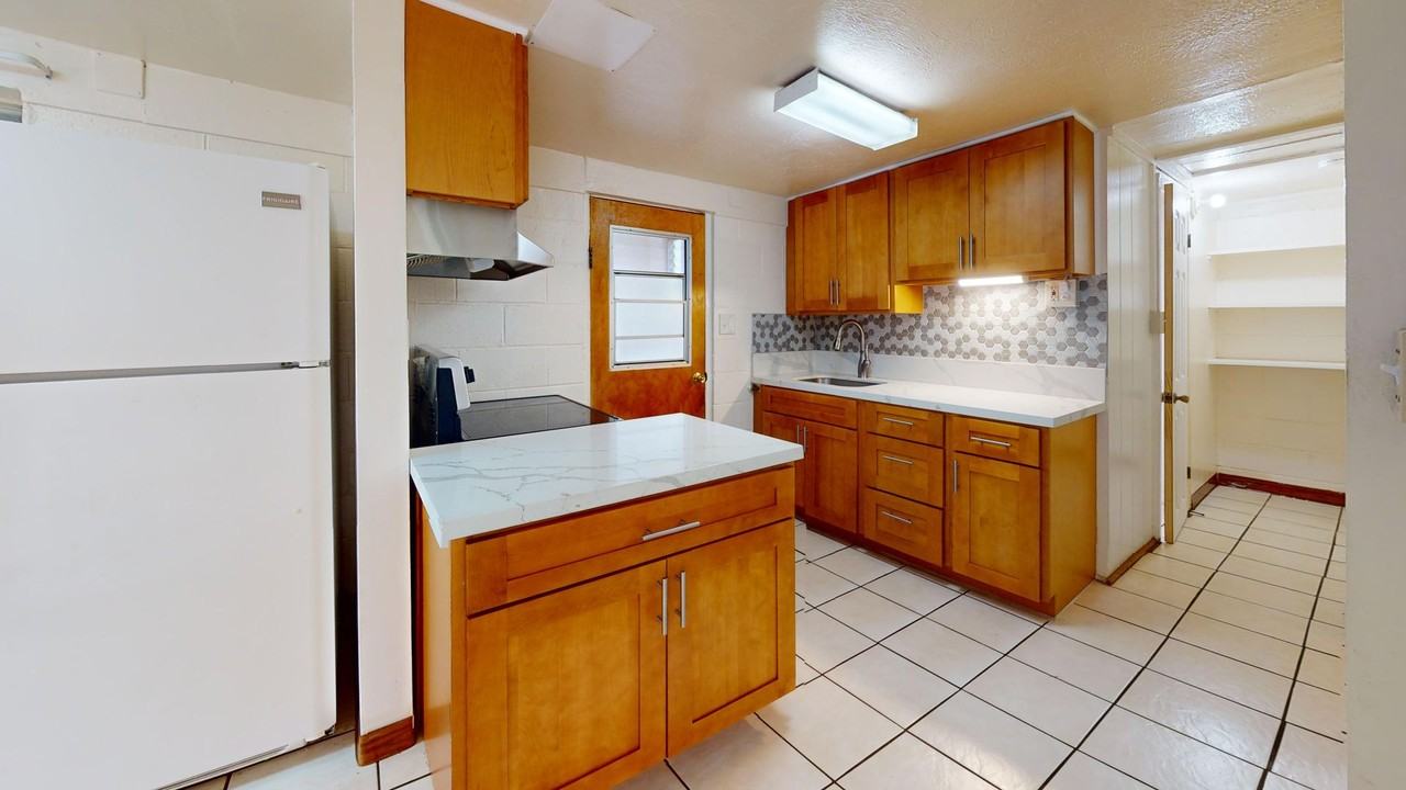 1145 Ukana St - Photo 5 of 10