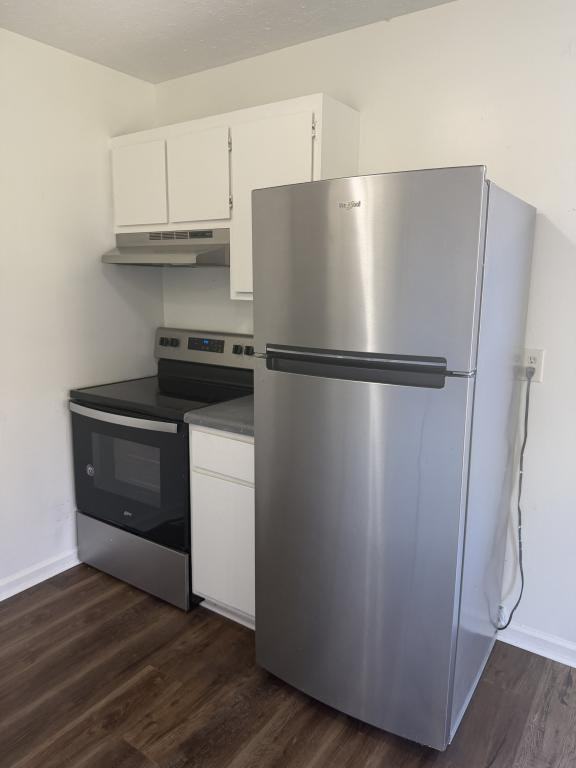 7560 Greenwood Rd - Photo 3 of 7