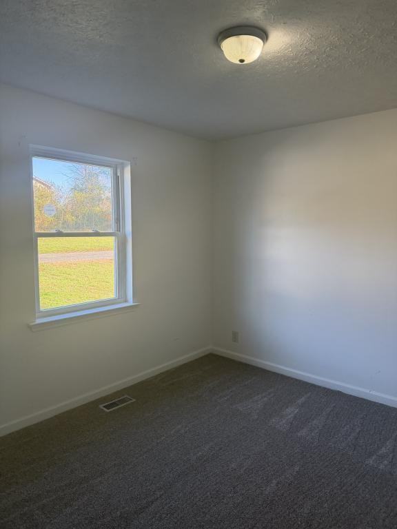 7560 Greenwood Rd - Photo 7 of 7