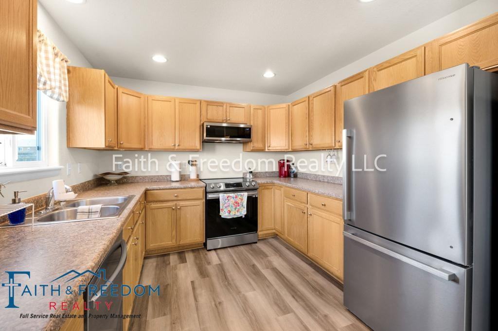 6447 Passing Sky Dr - Photo 7 of 20