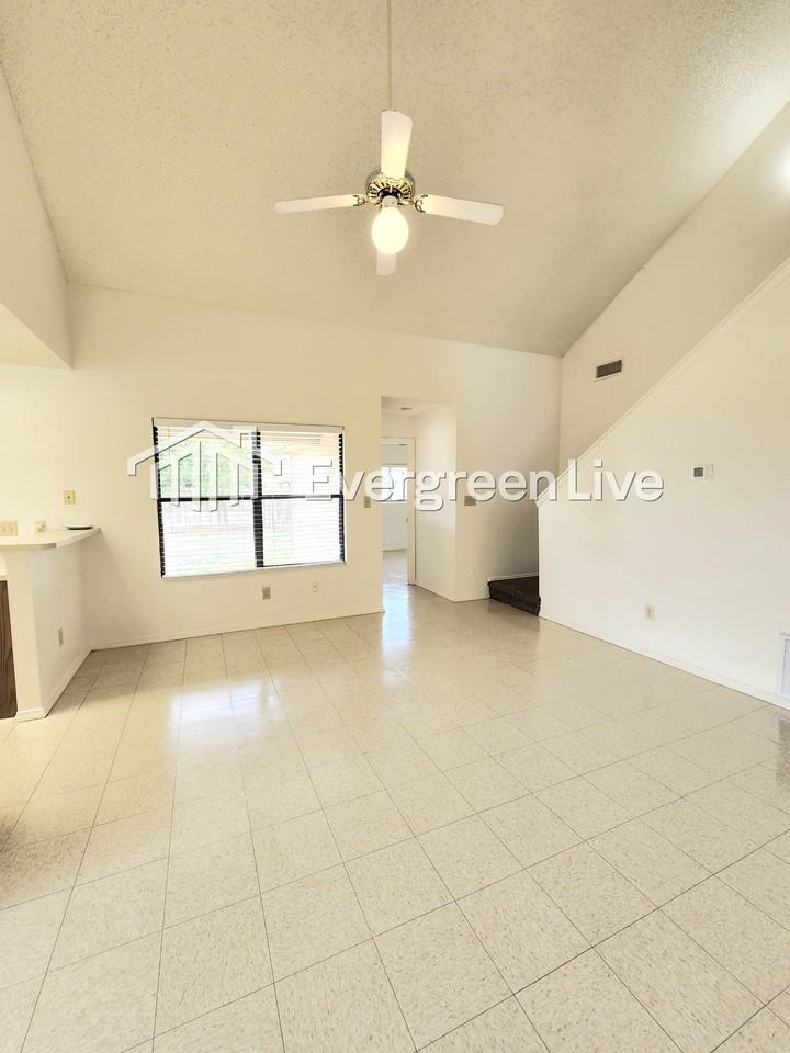 2303 Sandia Ct - Photo 6 of 27