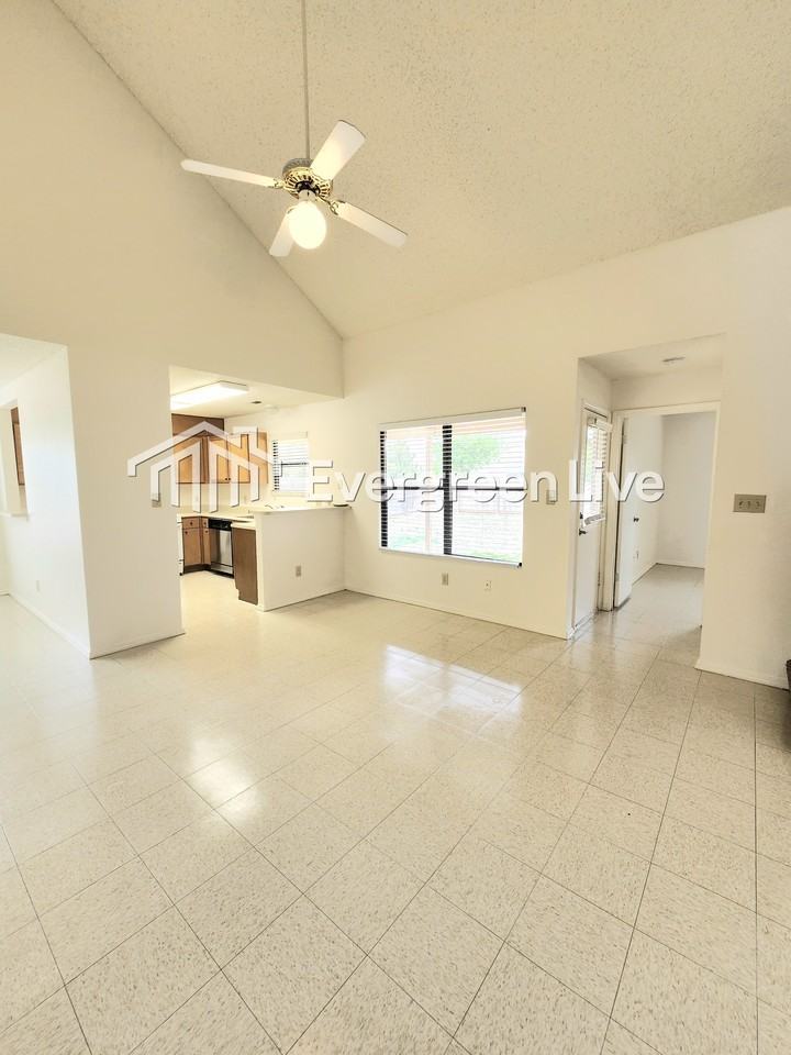 2303 Sandia Ct - Photo 7 of 27