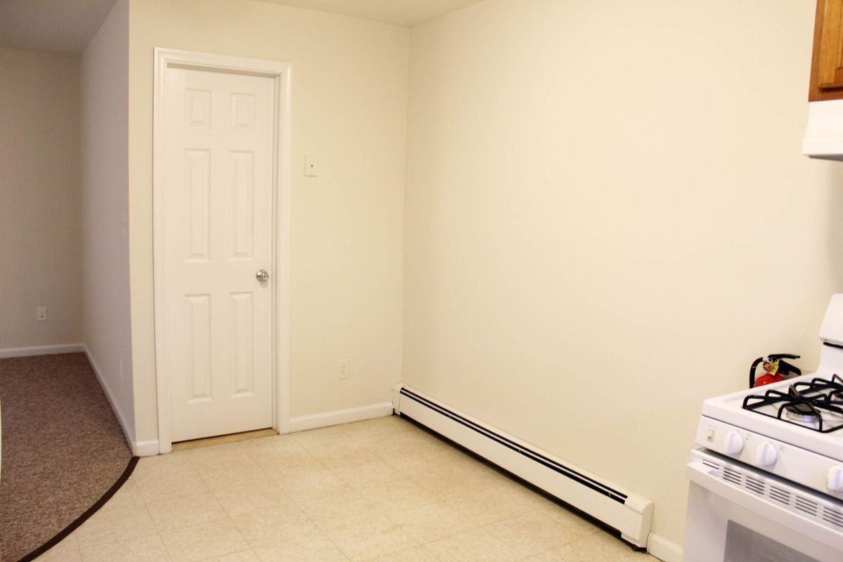 78 Gaston Ave - Photo 4 of 22