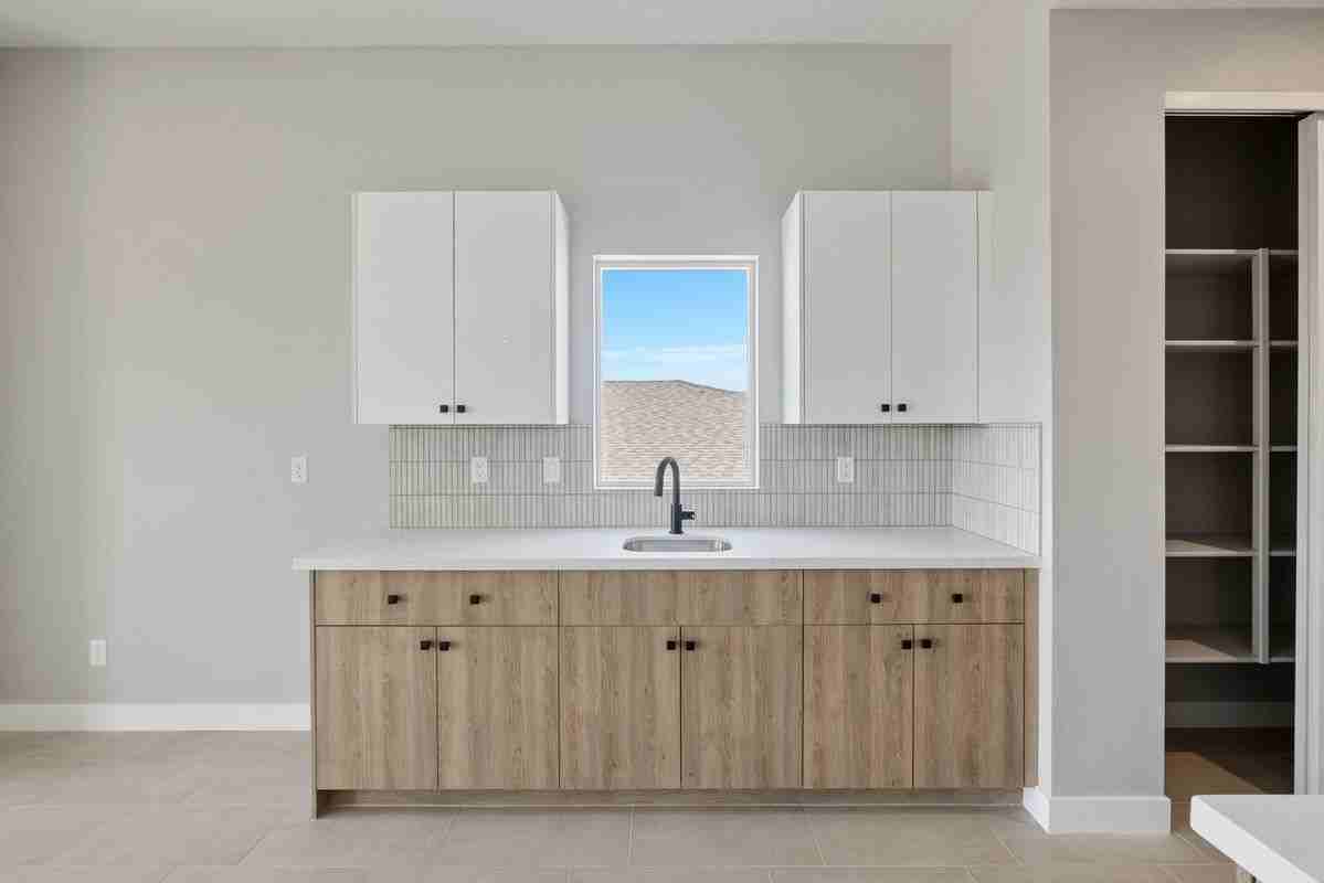 1338 Rockwood Dr - Photo 7 of 15