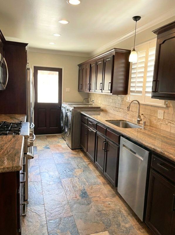 2737 N Kenneth Rd - Photo 5 of 16
