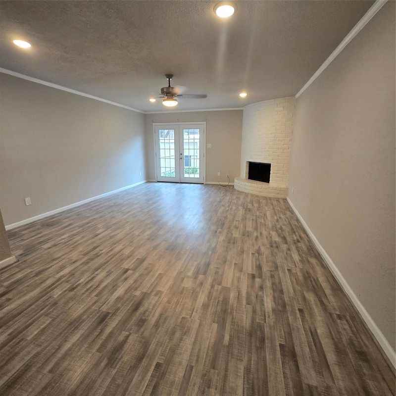 8355 Nairn St - Photo 4 of 22