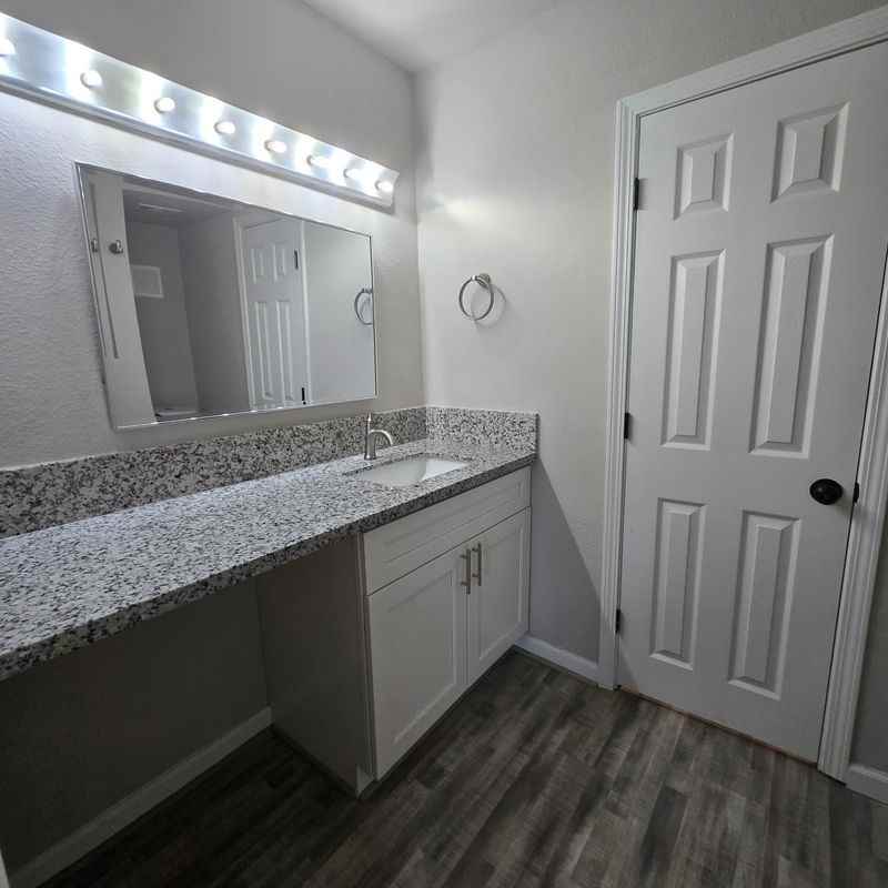 8355 Nairn St - Photo 7 of 22