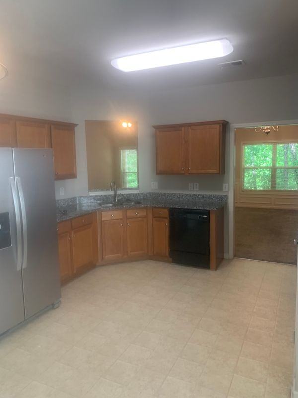 114 Renford Rd - Photo 3 of 4