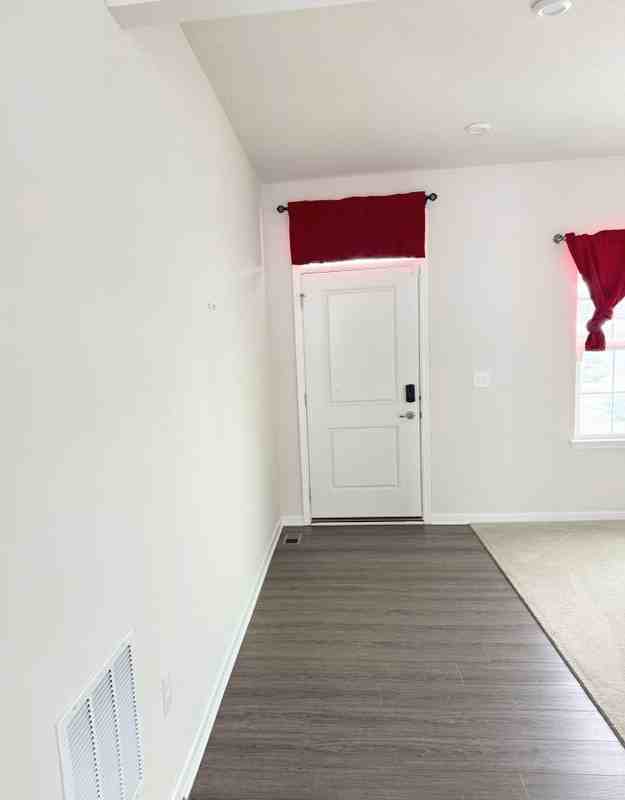 6017 Outlook Ct - Photo 5 of 20