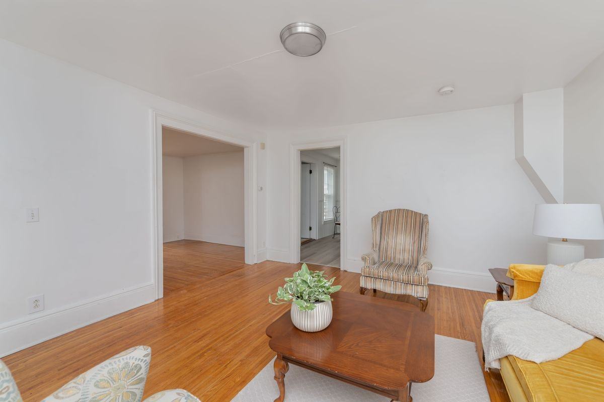 54 Sanford St - Photo 7 of 24