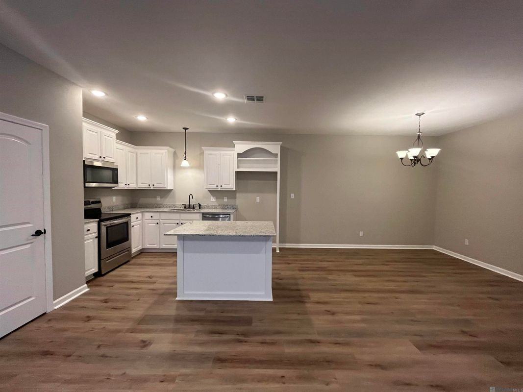 205 River Mill Dr - Photo 2 of 9