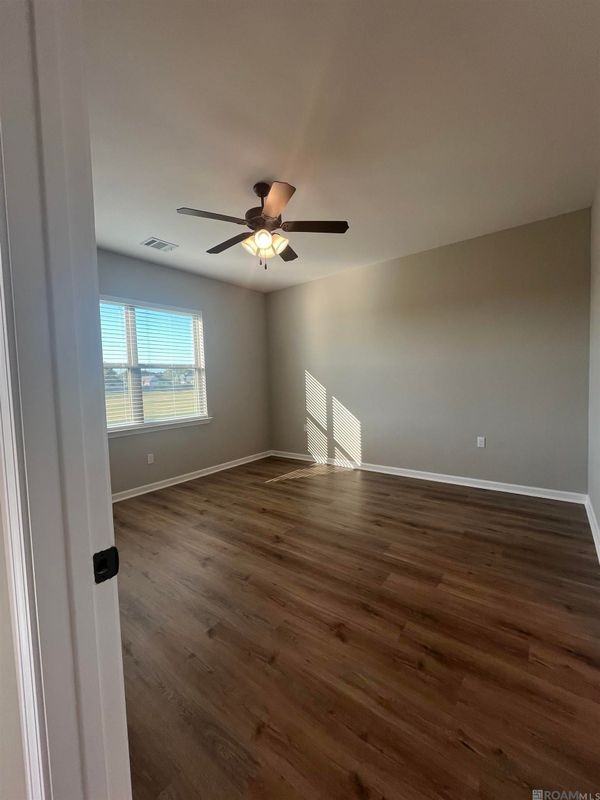 205 River Mill Dr - Photo 3 of 9