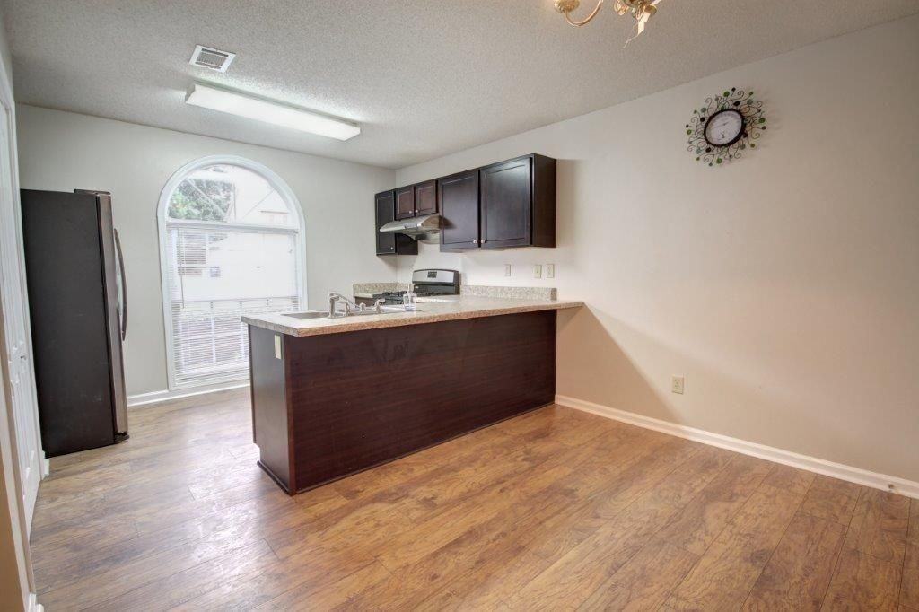 33 Alston Ln Sw