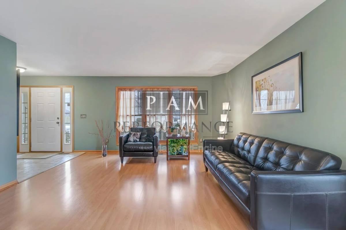 6422 99th Ave - Photo 3 of 10