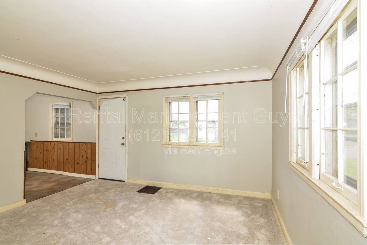 4400 Xenia Ave N - Photo 2 of 10