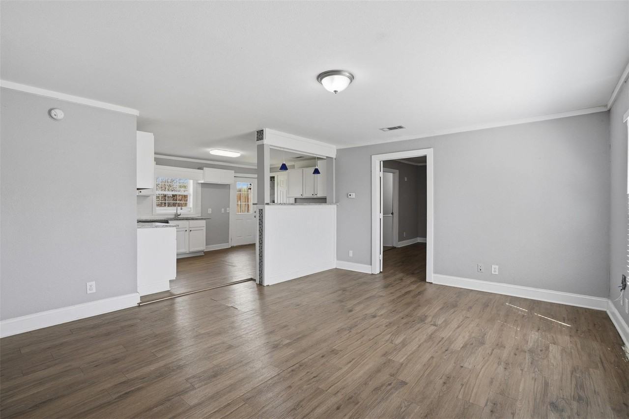 308 W Lamm St - Photo 4 of 28