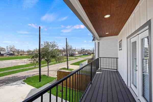 4512 Noble St - Photo 5 of 9