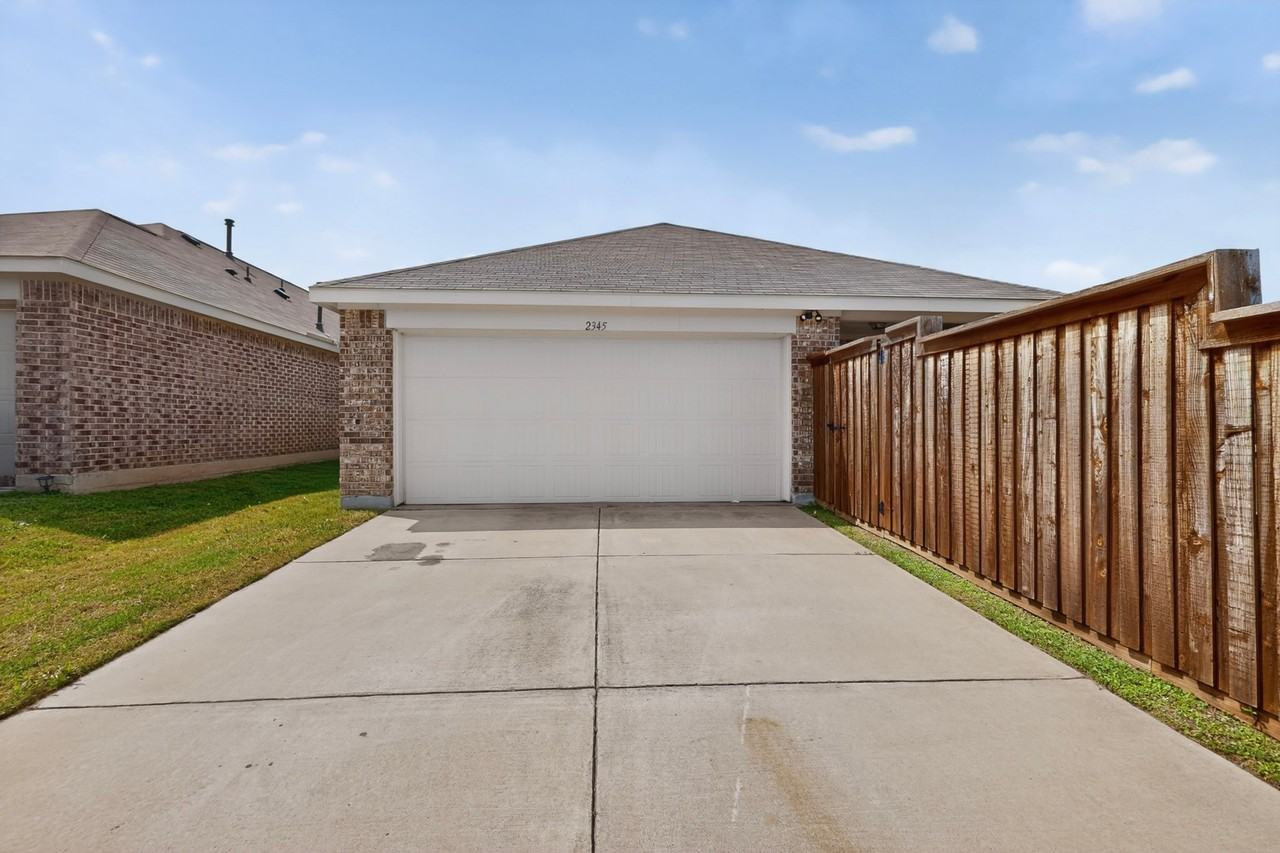 2345 Copal Dr - Photo 4 of 43