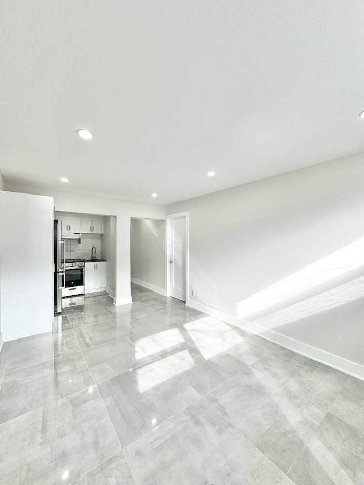 5855 de Verdun - Photo 5 of 17