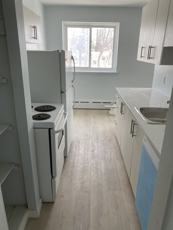 1472 Pembina - Photo 5 of 15