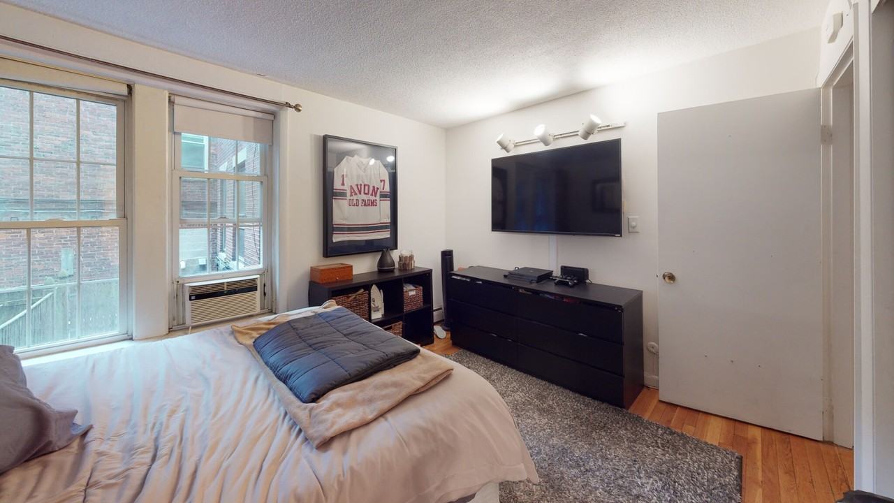 64 W Cedar - Photo 2 of 13